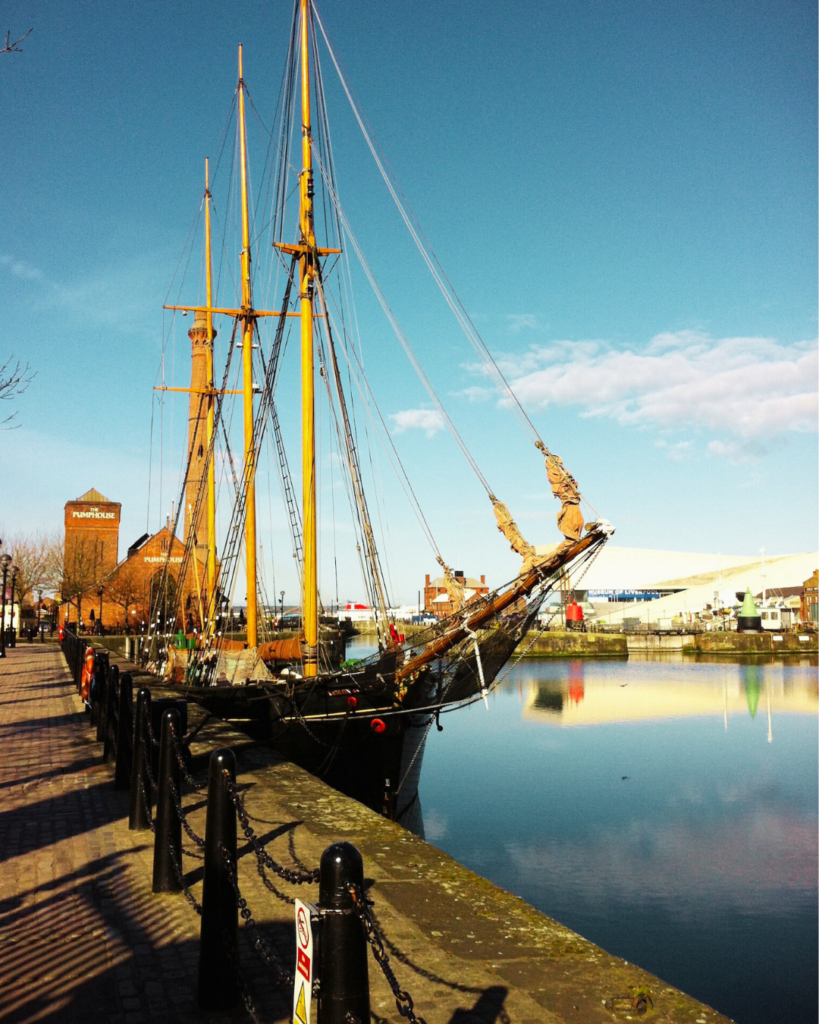 albert dock Liverpool con bambini