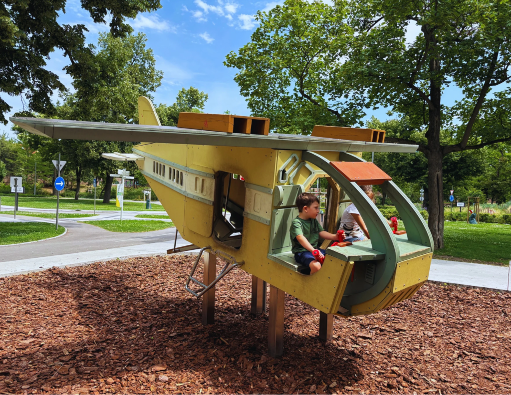 parco giochi Varosliget con bambini